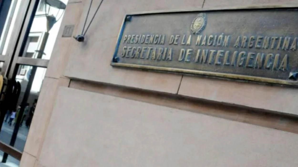 La puerta de 25 de Mayo 11, sede central de la SIDE, a metros de la Casa Rosada.