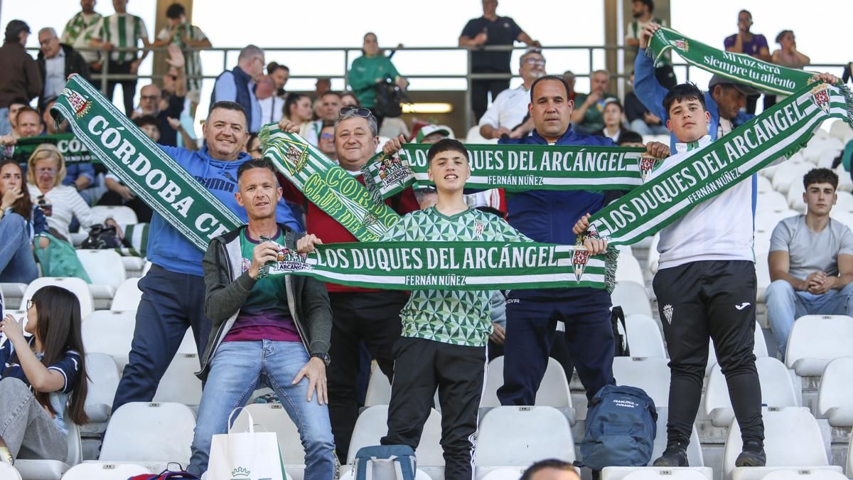 Grada Blanquiverde del Córdoba CF - CD Mirandés