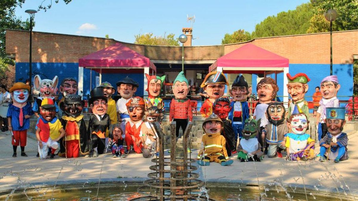 Comparsa de cabezudos de Las Fuentes