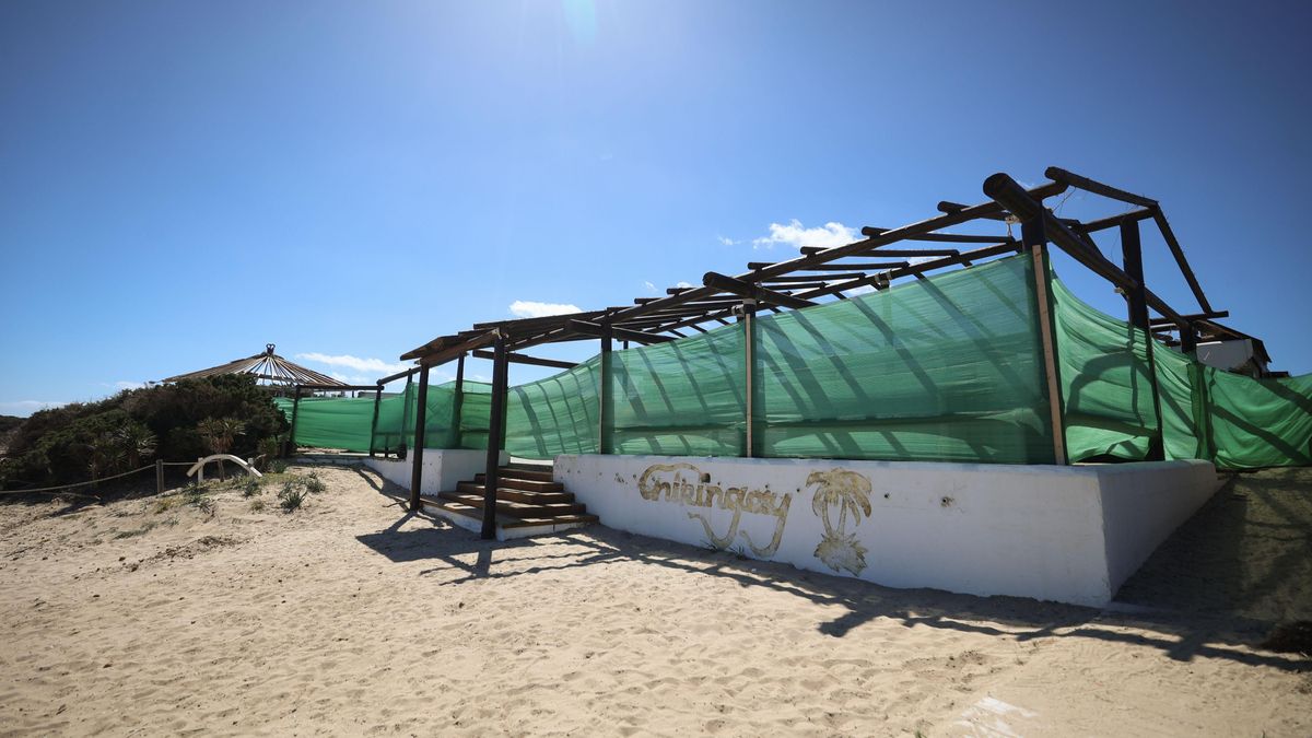 Investigada una empresa por obras ilegales en su local situado en una de las playas más icónicas y protegidas de Ibiza