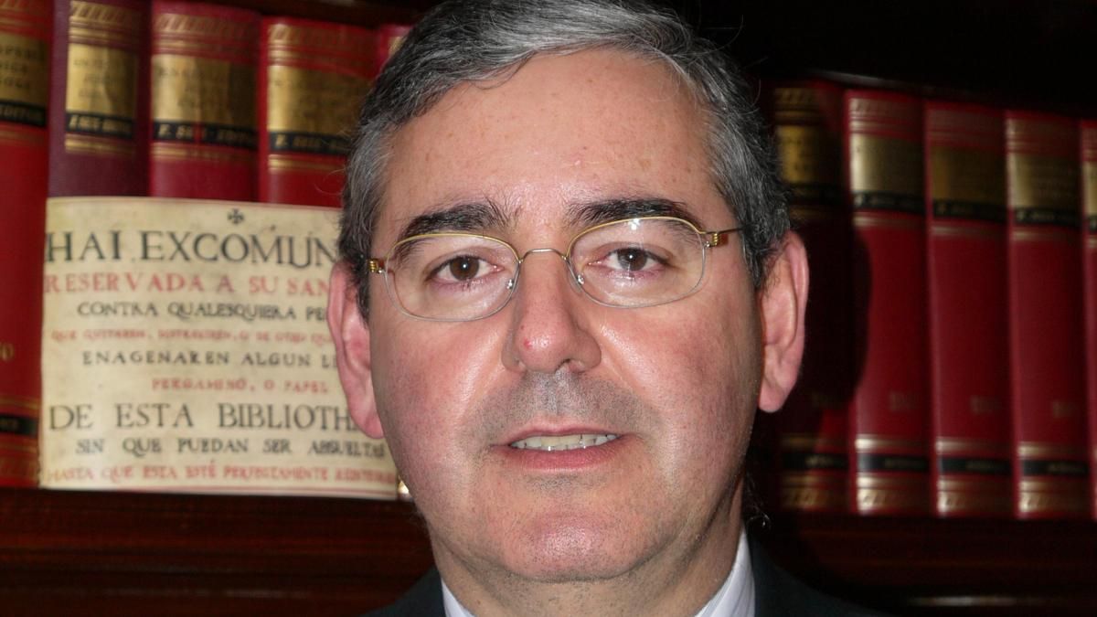 Jorge Revenga presenta su libro ‘Semana Santa de León’ este miércoles en El Corte Inglés