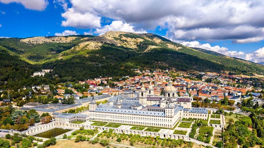 Real Sitio de San Lorenzo de El Escorial, una de las visitas organizadas fuera de la capital