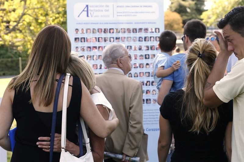 Acto conmemorativo en Madrid del séptimo aniversario del accidente de Spanair. (EFE/Juan Carlos Hidalgo)