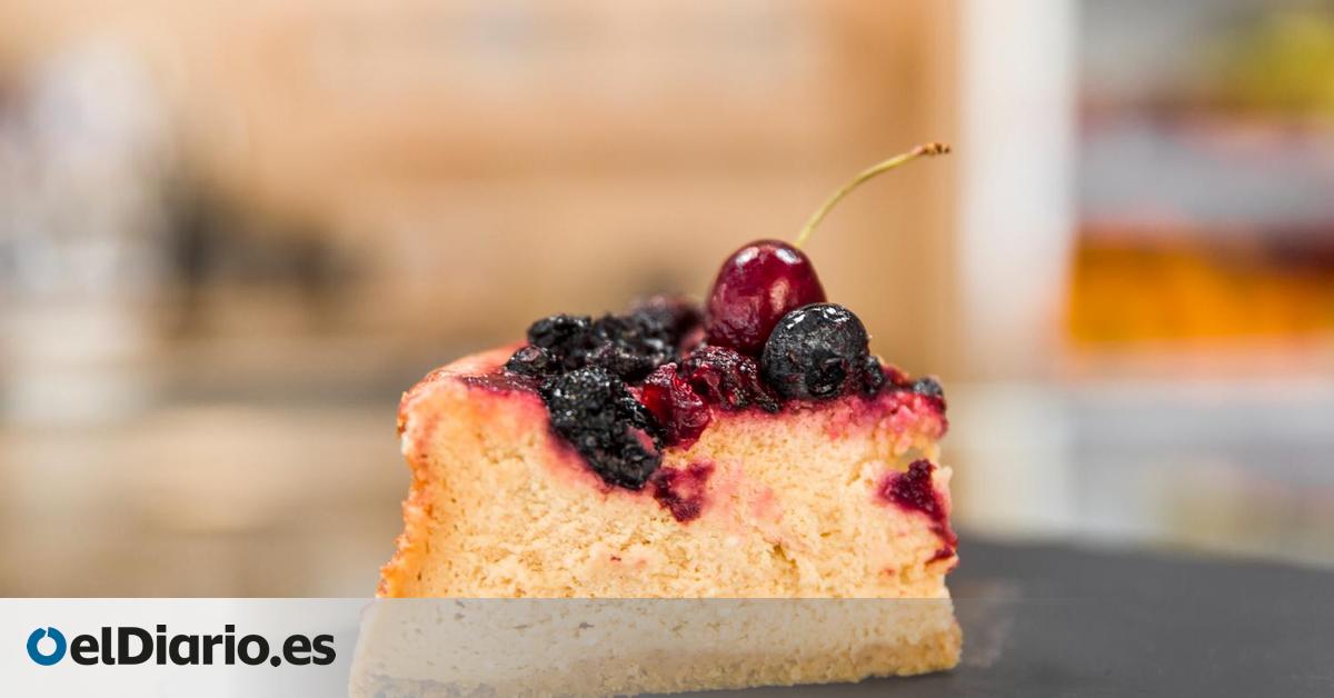 La receta de tarta de moras sin horno para aprovechar la temporada de esta fruta que se hace en apenas 10 minutos