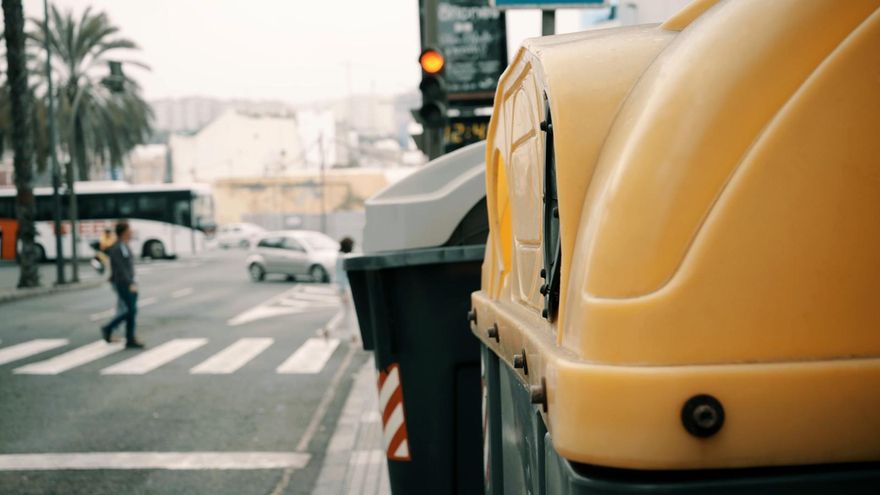 Contenedores de basura. (Informe Trópico)