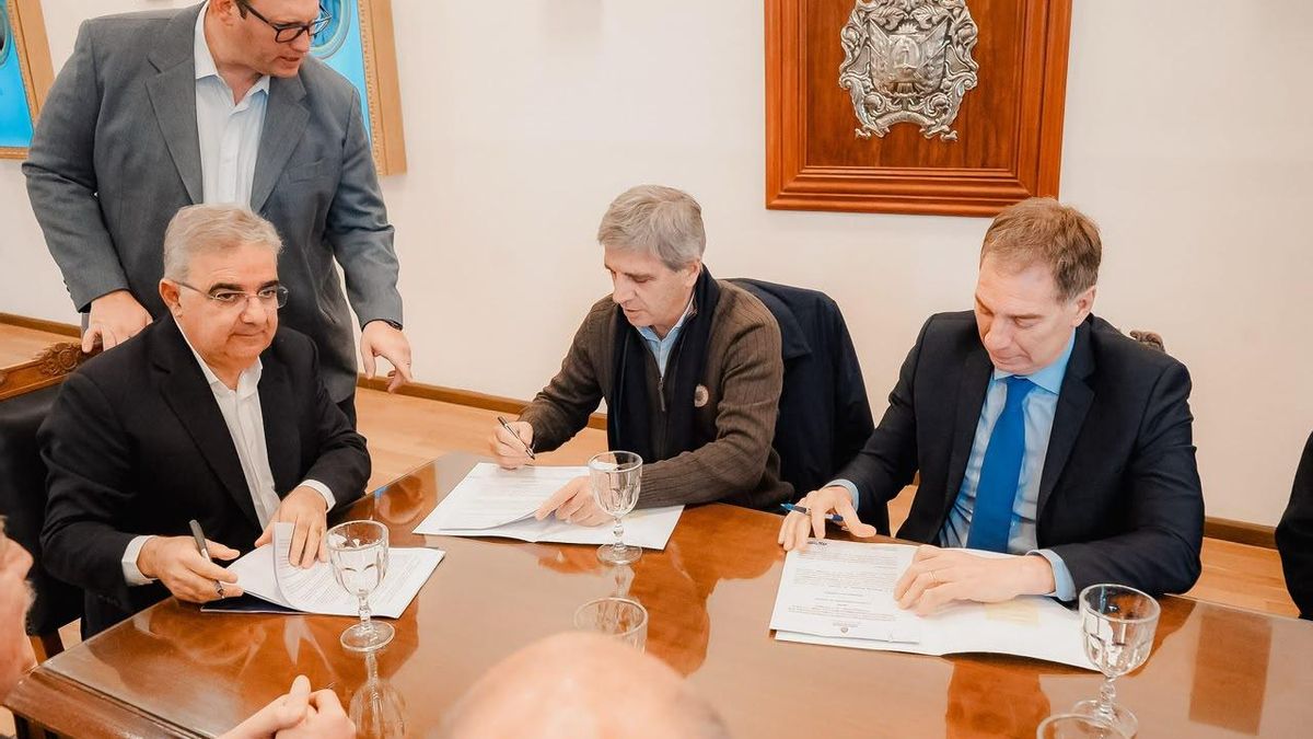 Se firmó un convenio para poner en marcha la Red de Acueductos y Plantas Potabilizadoras Albigasta