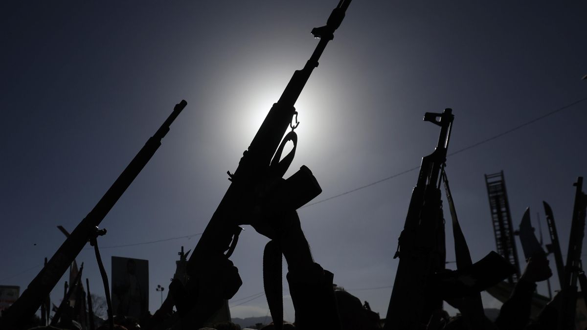 Por qué han atacado los hutíes el aeropuerto de Riad y cómo consiguen burlar las defensas de Arabia Saudí