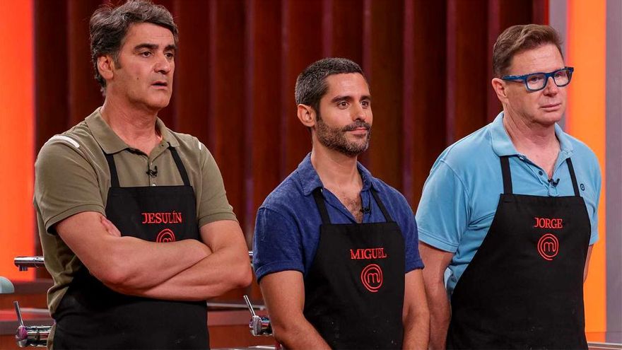 'MasterChef Celebrity' expulsó por segunda vez a un aspirante, tras besar a Jordi Cruz por los nervios