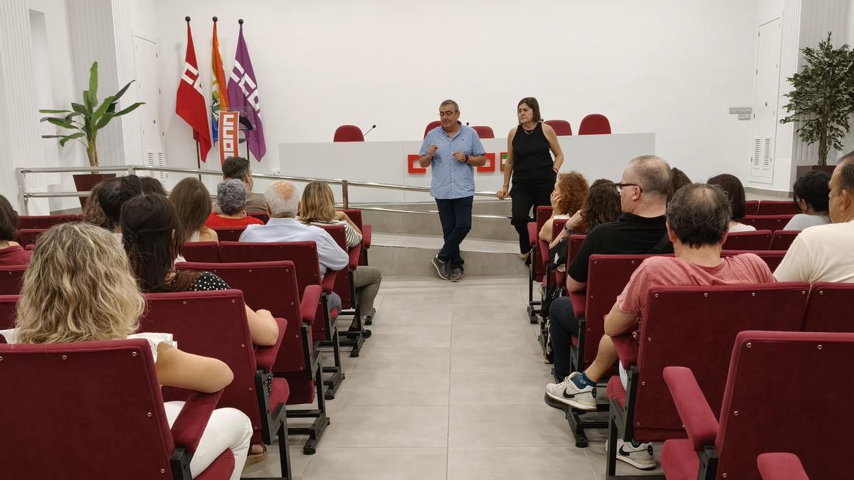 Denuncian que una empresa que acumula siete meses sin pagar a la plantilla ha contratado y pagado a extranjeros