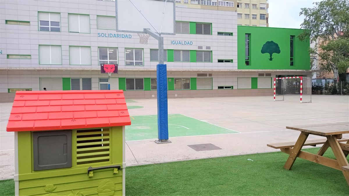 Patio del Colegio de Educación Especial ATADES-San Martín de Porres