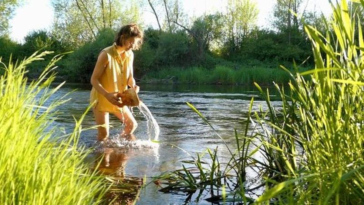 Gemma Luz Bosch presenta el sábado un concierto sonoro en la confluencia entre los ríos Porma y Curueño de León