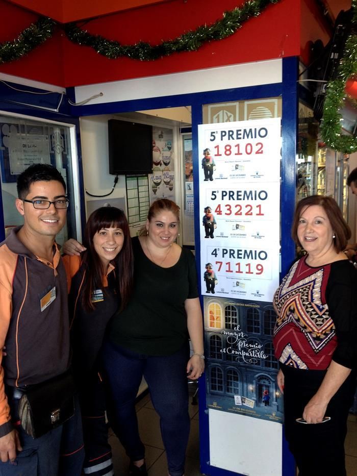 La gasolinera 'Chasnera' de Granadilla, lleva tres años consecutivos repartiendo premios de Lotería de Navidad