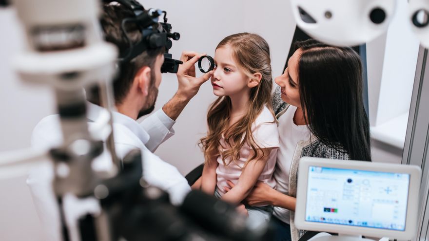 Pagarles las gafas a los ricos (y que los ricos paguen las demás)