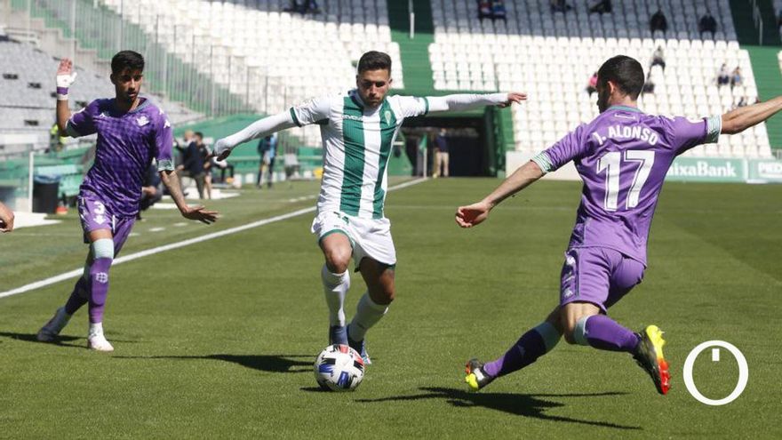 Lance del duelo con el Betis Deportivo.