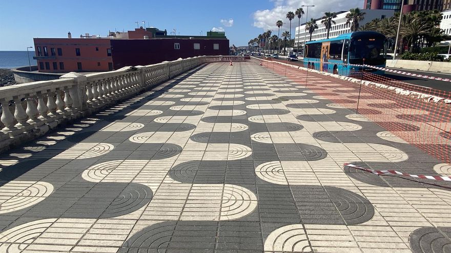 Aparece una nueva grieta de cinco metros de largo en la Avenida Marítima de Las Palmas de Gran Canaria
