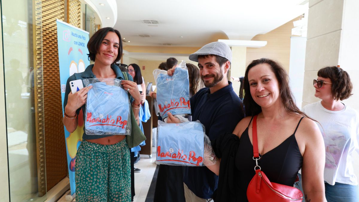 El público, después de haberlas visto crecer a través de la pantalla desde 2013, estaba completamente entregado a la mera presencia de las artistas.