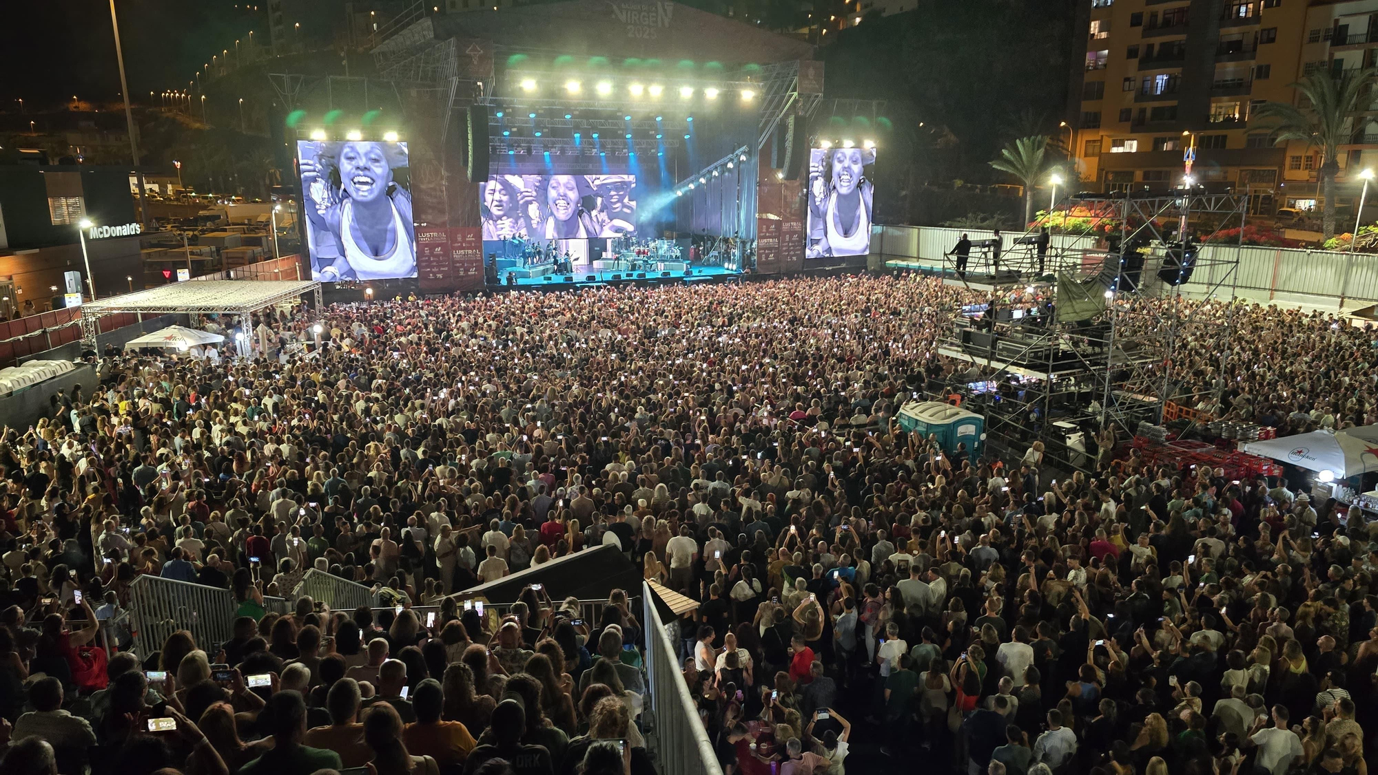 La Palma pidió salsa y reggaetón: Lustral Fest reunió 16.000 asistentes este fin de semana. 