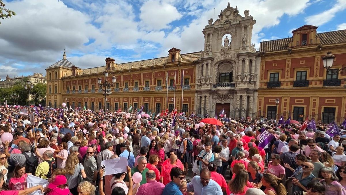 El Ayuntamiento del PP en Sevilla rebajó el éxito de la protesta por los cribados sin tener medios para calcular los asistentes
