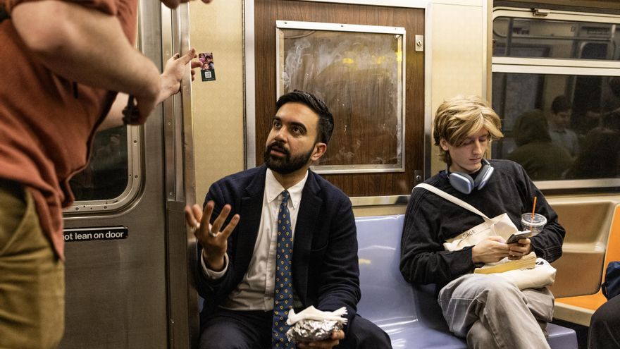 Autobuses gratis, más vivienda y apoyo a Palestina: cómo el socialista Mamdani ha ganado las primarias en Nueva York