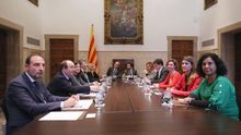 Representantes de los grupos y el Ejecutivo se han reunido en la sala de los naranjos del Palau
