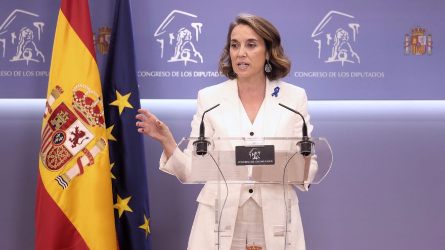 La portavoz del PP, Cuca Gamarra, ofrece una rueda de prensa en el Congreso de los Diputados tras la primera intervención de Sánchez en la 26 edición del Debate sobre el Estado de la Nación, a 12 de julio de 2022, en Madrid (España).