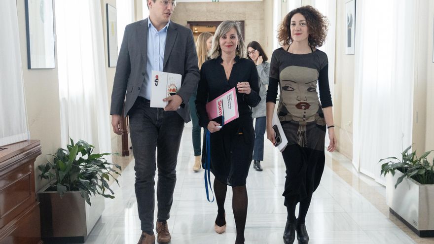 Archivo - Los diputados de Sumar Aina Vidal(d) y Jorge Pueyo, llegan a una reunión de la Junta de Portavoces, en el Congreso de los Diputados, a 19 de noviembre de 2024, en Madrid (España).