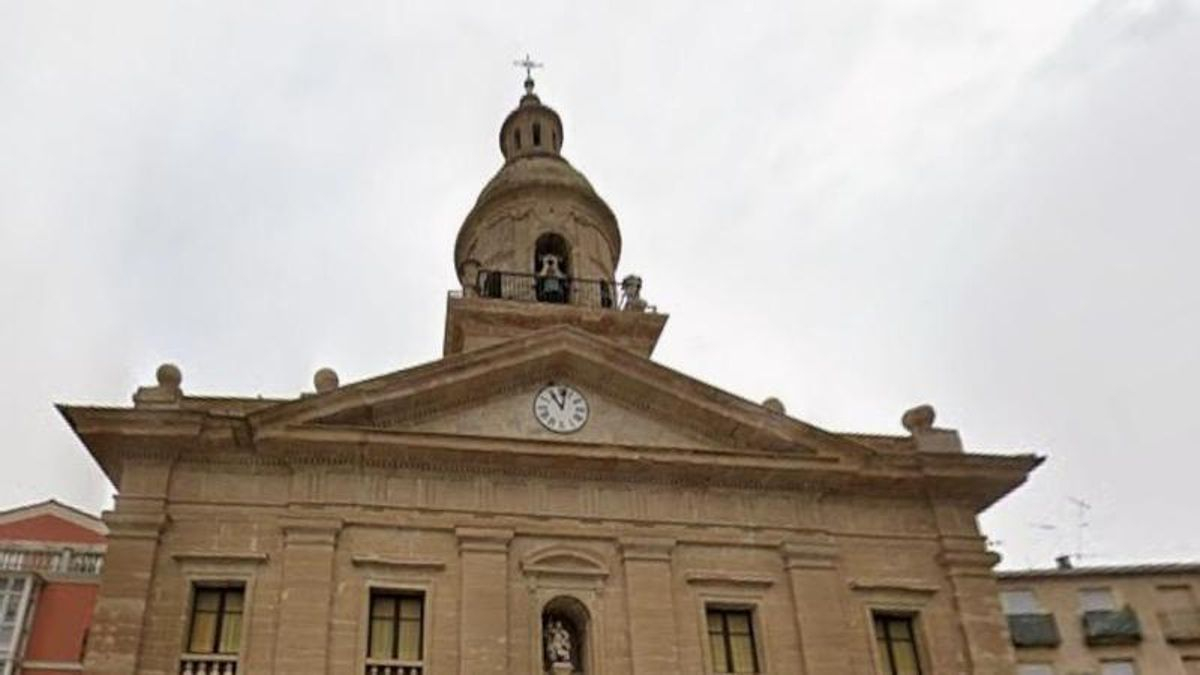El daño estructural en la iglesia de Santiago de Calahorra obliga a sustituir por completo la cubierta del crucero