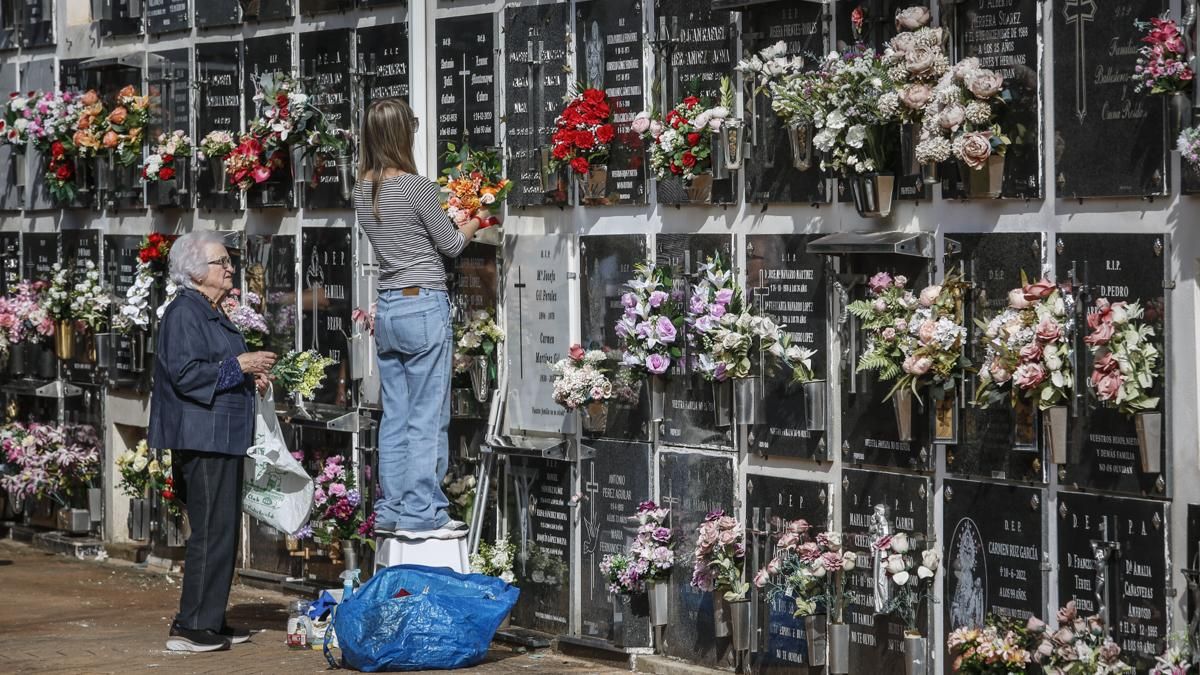 Día de Todos los Santos en el cementerio de San Rafael