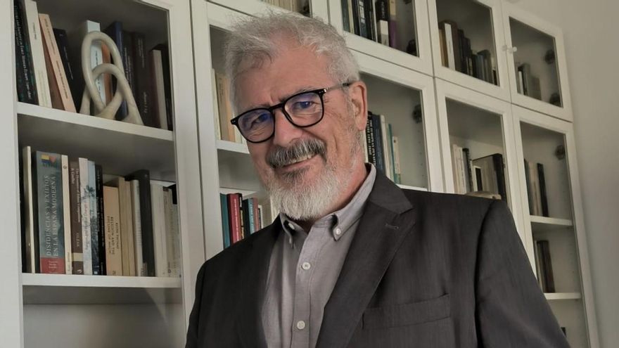 Tomás Mantecón, historiador: "Las opiniones infundadas usurpan el lugar del conocimiento convirtiéndose en falsedades que debilitan la sociedad"