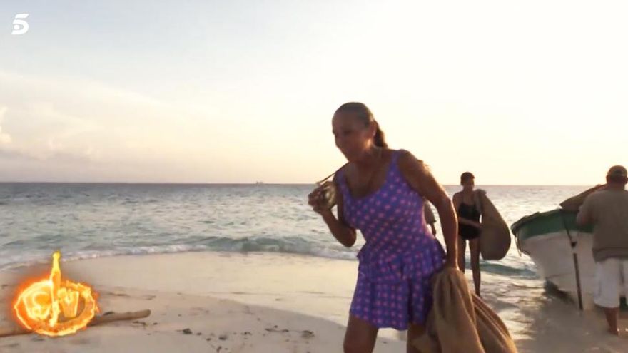Isabel Pantoja, pletórica en su regreso a la playa de Supervivientes