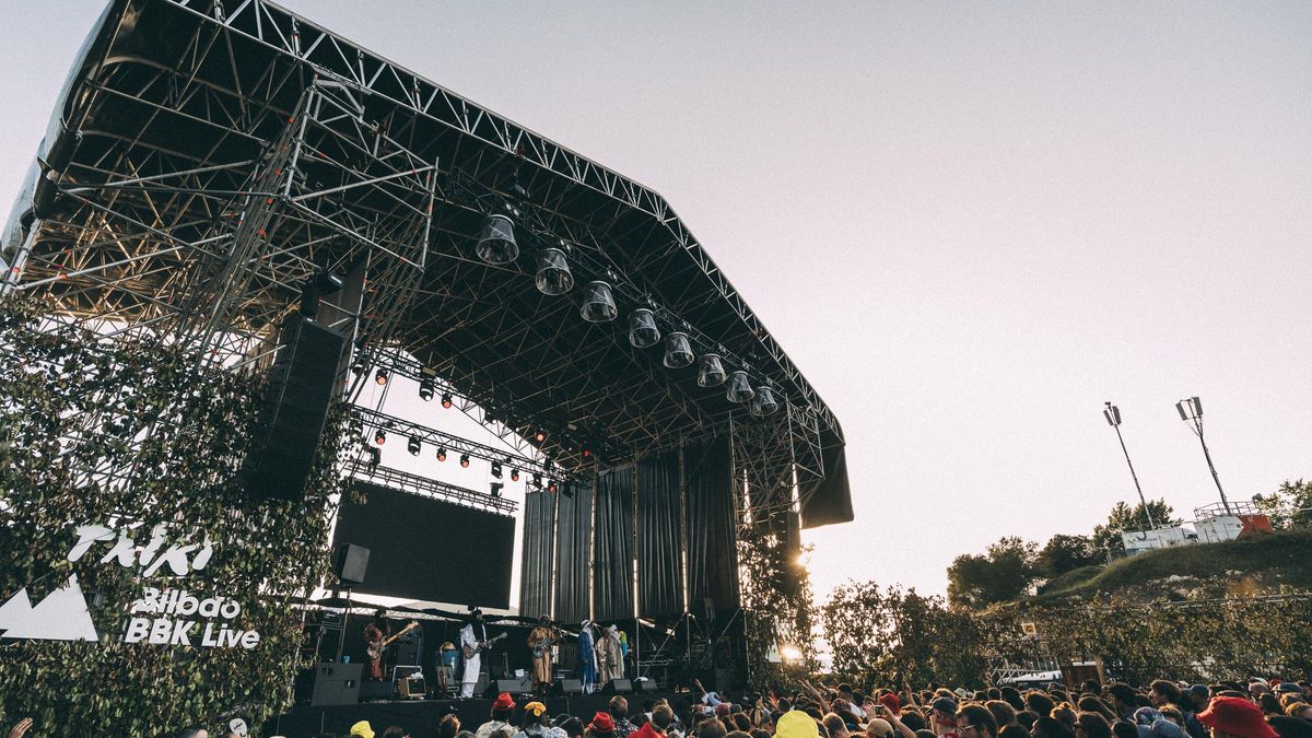 Las estructuras y decoraciones del festival siguen principios de economía circular.