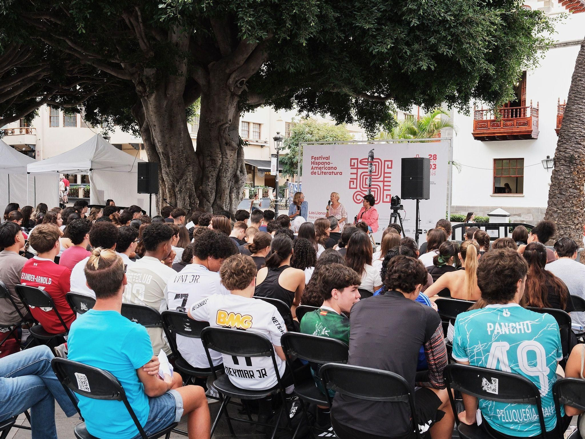 Más de 900 estudiantes participan en los actos del FHL dirigidos a jóvenes en su octava edición.