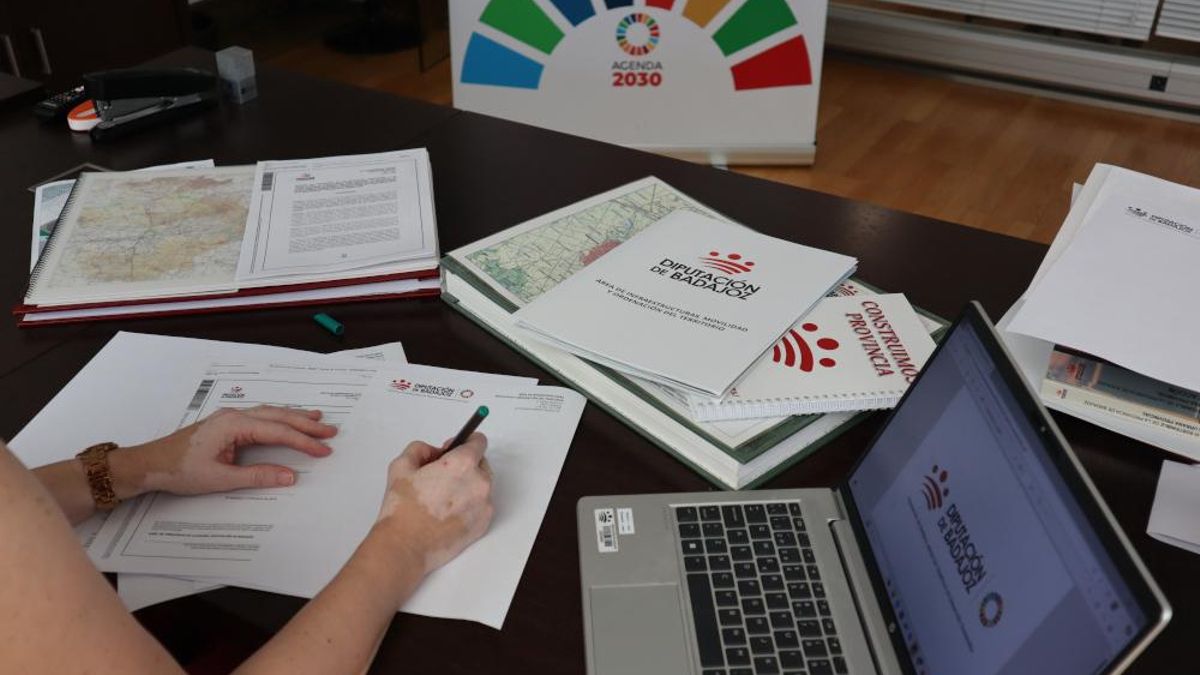 La Diputación de Badajoz subvenciona la redacción de proyectos de obras de más de 50 municipios