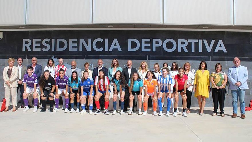 La Universidad de Castilla-La Mancha, patrocinador principal de las competiciones regionales de fútbol femenino