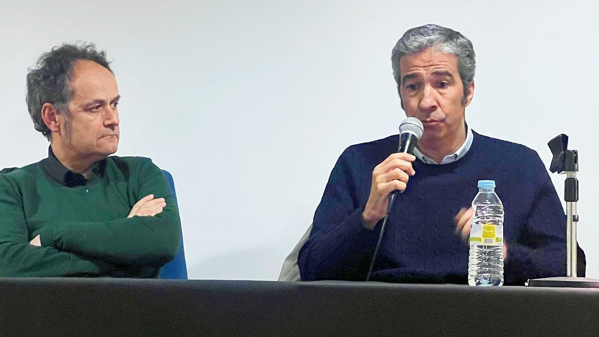 Héctor Escobar (Eolas) y Gonzalo González Laiz durante la presentación de '99 Noir Street'.