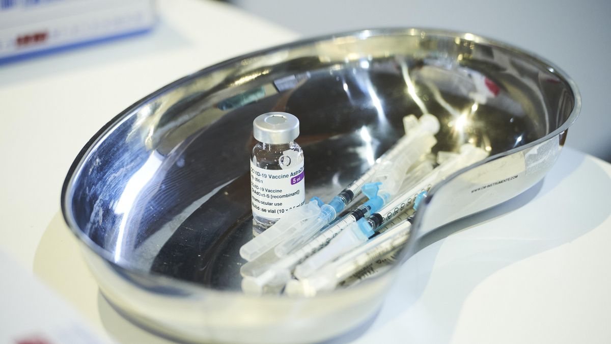 La OMS insiste en que "por ahora" no hay evidencias de que la vacuna de AstraZeneca provoque trombos.