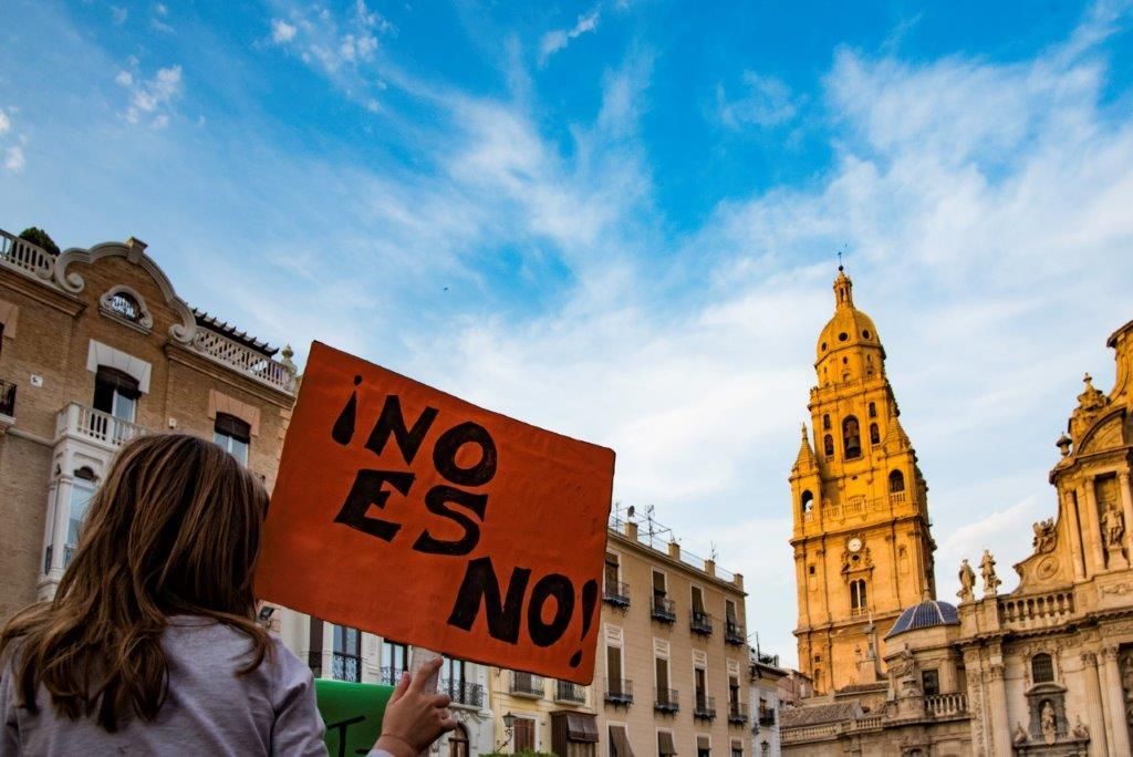 Concentración en la plaza Belluga (Murcia) contra la sentencia de La Manada/ CARLOS TRENOR