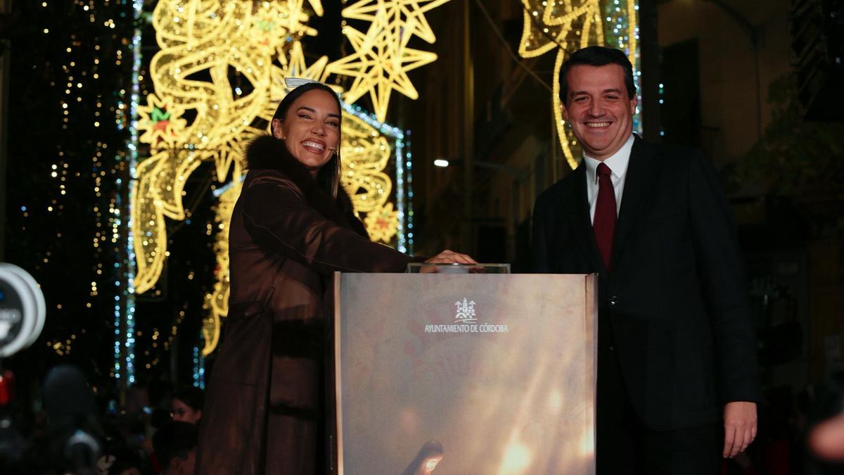 La inauguración del alumbrado de Navidad en Córdoba con India Martínez, en imágenes