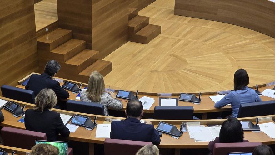 El vicepresidente Gan Pampols también desaparece del Parlamento valenciano