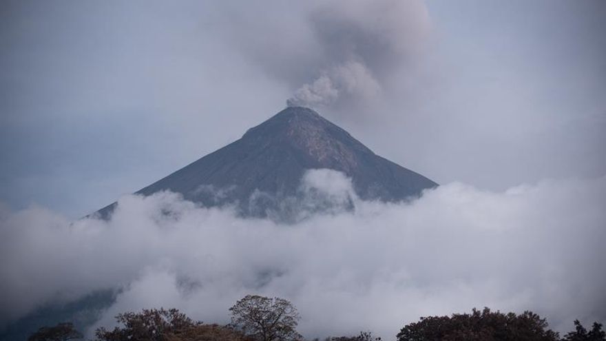 El volcán de Fuego de Guatemala incrementa a cinco las explosiones por hora