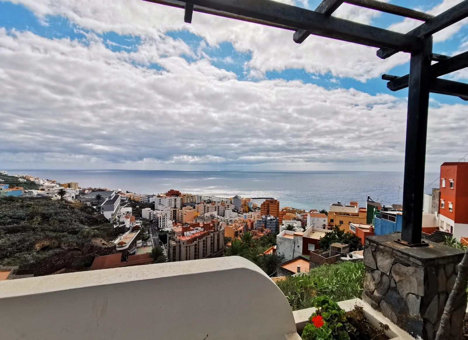 Panorámica de la capital desde el barrio de Calcinas.