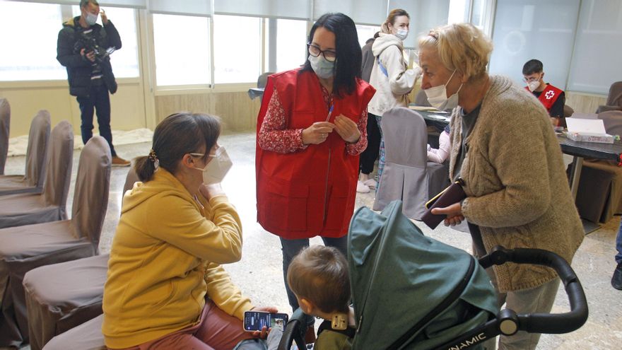 Cruz Roja Alicante presta atención psicológica a los refugiados ucranianos con talleres y atención personalizada tanto a adultos como a niños. EFE/Morell
