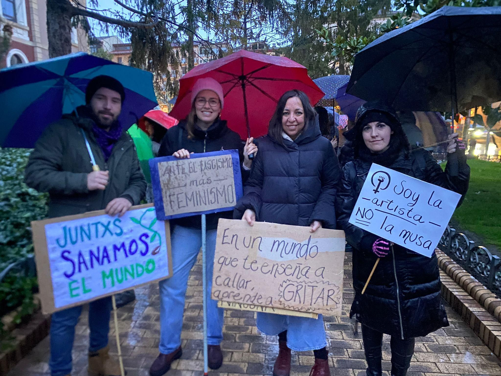 Las imágenes del 8M en Logroño: la fuerza del feminismo venció a la lluvia