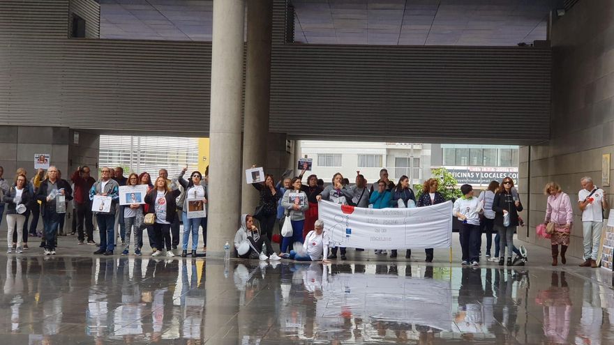 Protesta de la plataforma Viviendas Sociales en Lucha en Las Palmas de Gran Canaria
