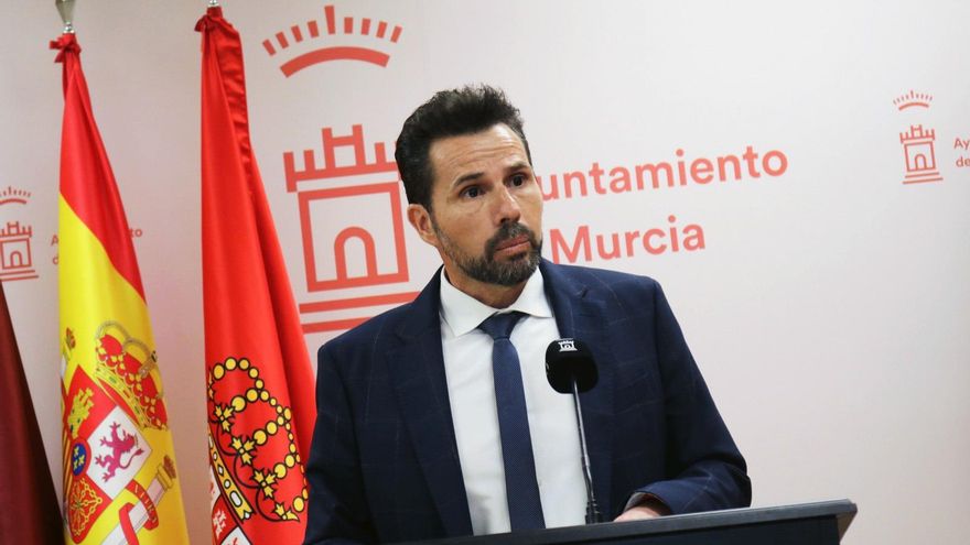 El PP declara la guerra a un concejal de Ciudadanos con una querella por revelación de secretos en el Ayuntamiento de Murcia