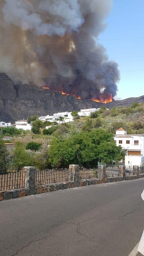 El incendio en Valleseco visto desde Tejeda.