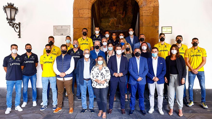 La Laguna rinde homenaje al Lenovo Tenerife tras una temporada histórica