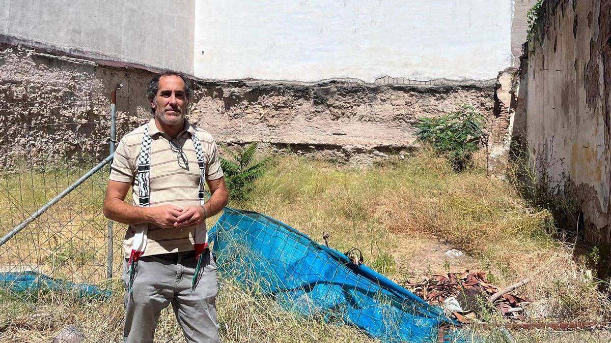 Hacemos exige al alcalde que "actúe de oficio para limpiar solares y evitar los incendios de cada verano"