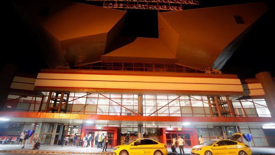 Vista del exterior este martes del aeropuerto Internacional José Martí de la Habana, Cuba.