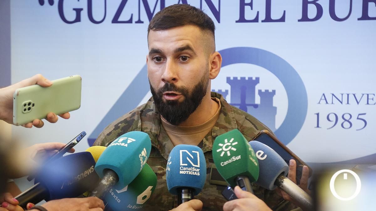 La ministra de Defensa, Margarita Robles, entrega las condecoraciones por la operación Libre Hidalgo y por las acciones realizadas en la DANA